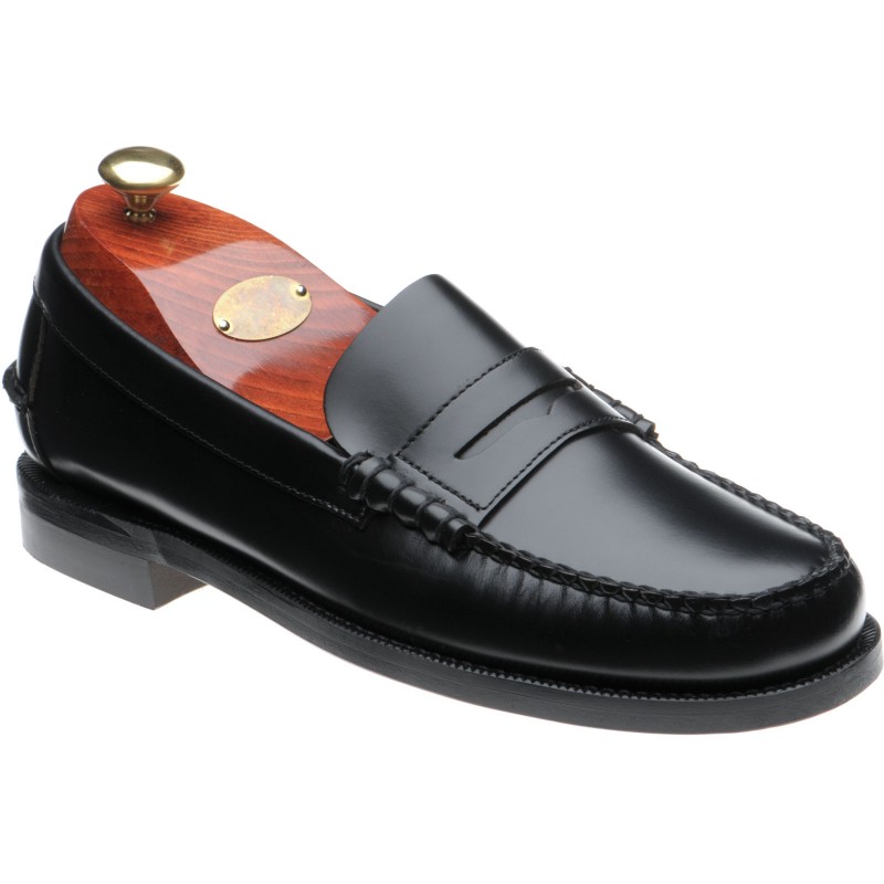 Sebago shoes | Sebago | Classic Dan in Black at Herring Shoes