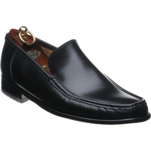 Loake shoes Loake Lifestyle Treviso loafers in Black Calf at